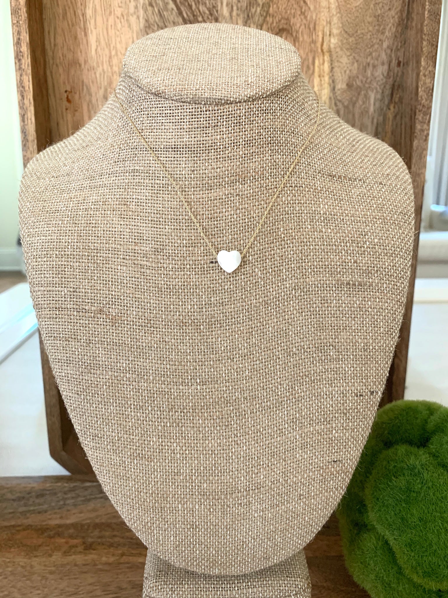 Mother of Pearl little heart necklace